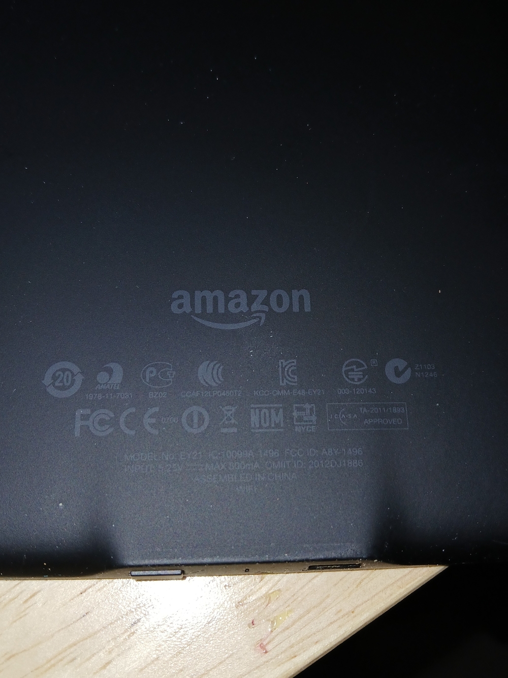 Amazon Kindle Black 5th Gen. e-Reader with Navy Blue Fabric Cover - Picture 6 of 16